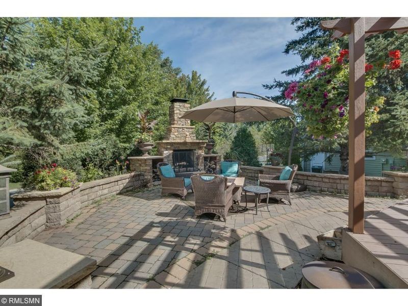 1900 Partridge Cir, Excelsior, MN 55331