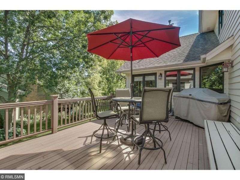 1900 Partridge Cir, Excelsior, MN 55331