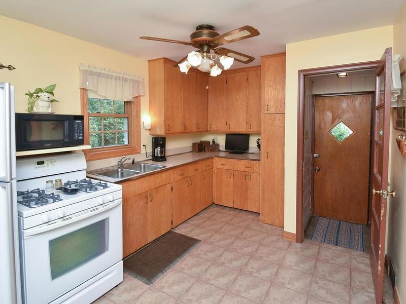 5550 James Ave N, Brooklyn Center, MN 55430