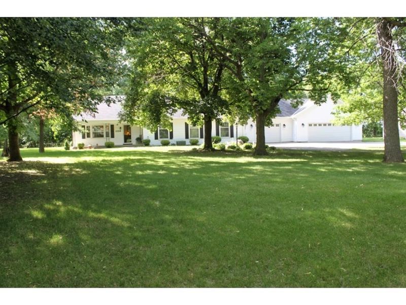 1356 Court St, Le Sueur, MN 56058