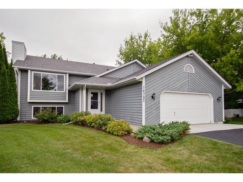 16785 Ides Cir, Lakeville, MN 55044