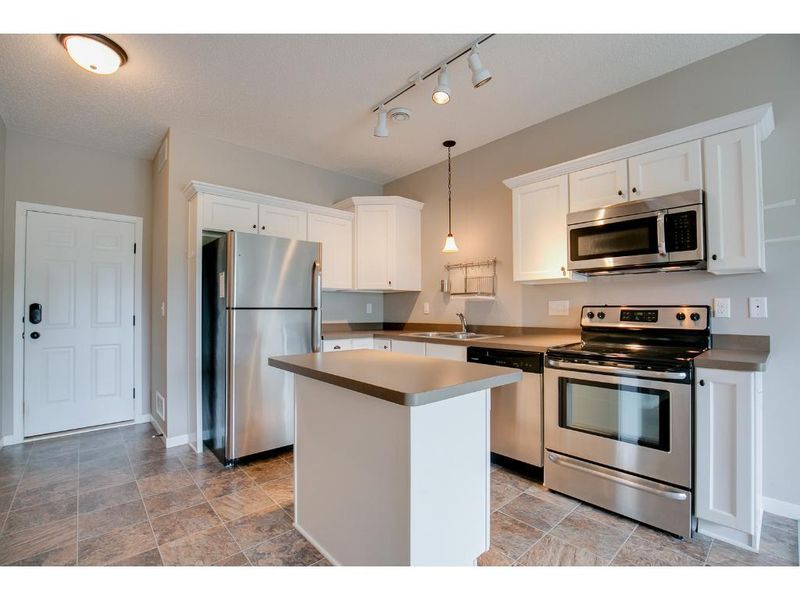 848 N 10th Ave, Minneapolis, MN 55411