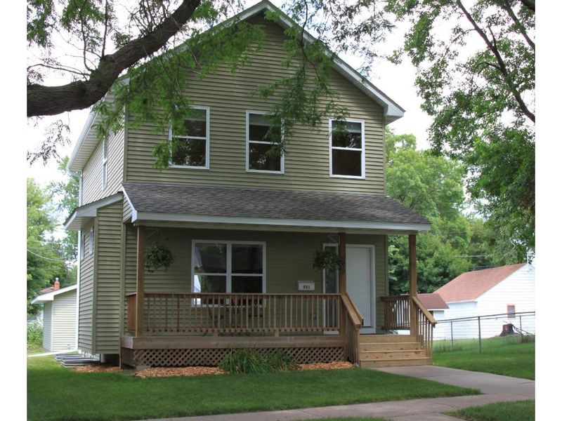 951 Jessamine Ave E, Saint Paul, MN 55106