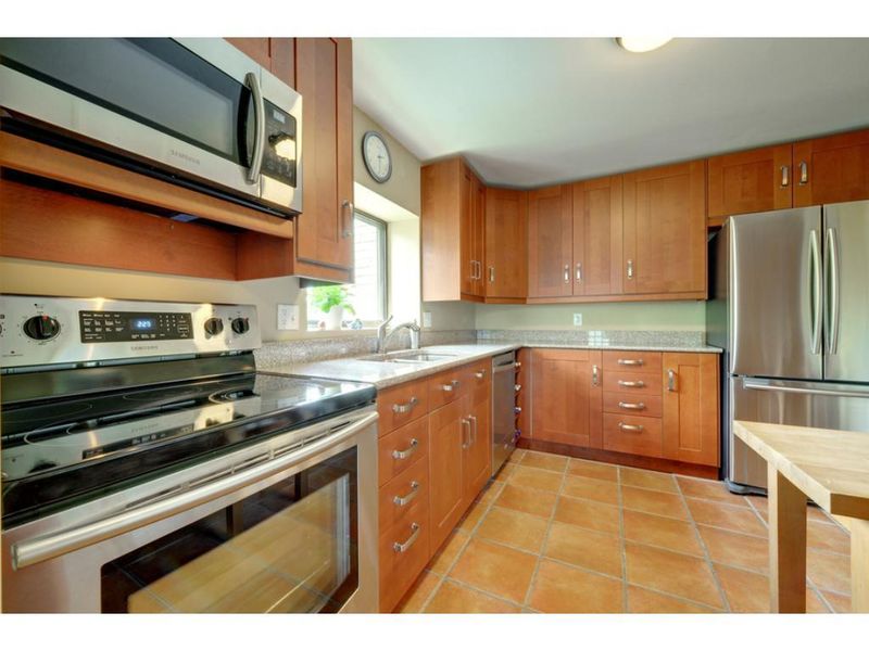 4075 W 51st St #301, Edina, MN 55424