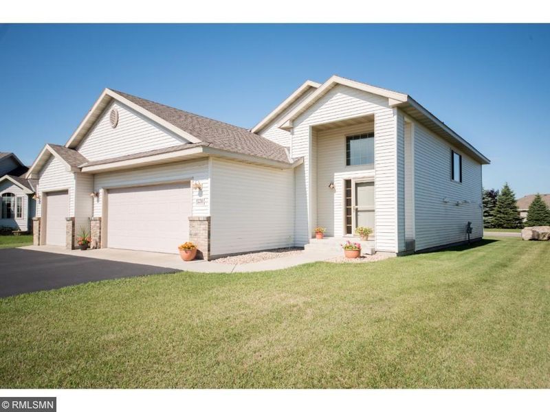 6238 Cory Cir, Saint Cloud, MN 56303