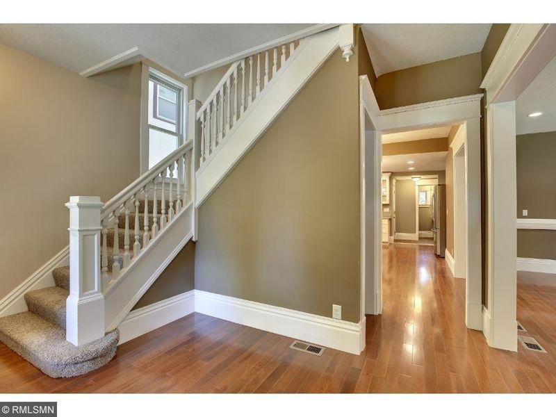 1869 Dayton, Saint Paul, MN 55104