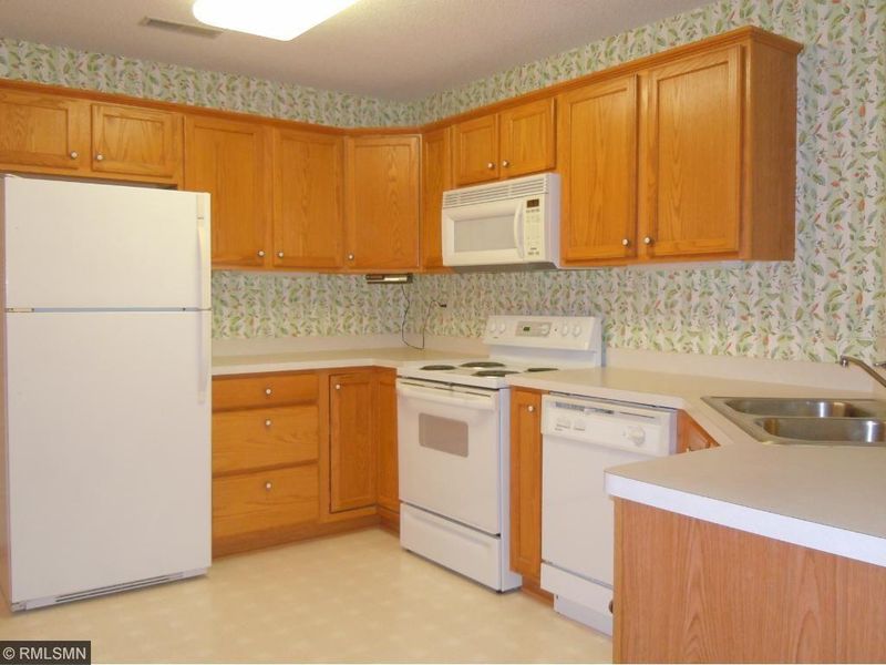 19260 Freeport Ct NW, Elk River, MN 55330