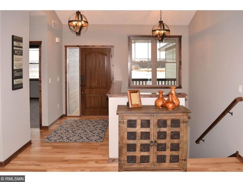 9220 Grove Dr, Chisago City, MN 55013