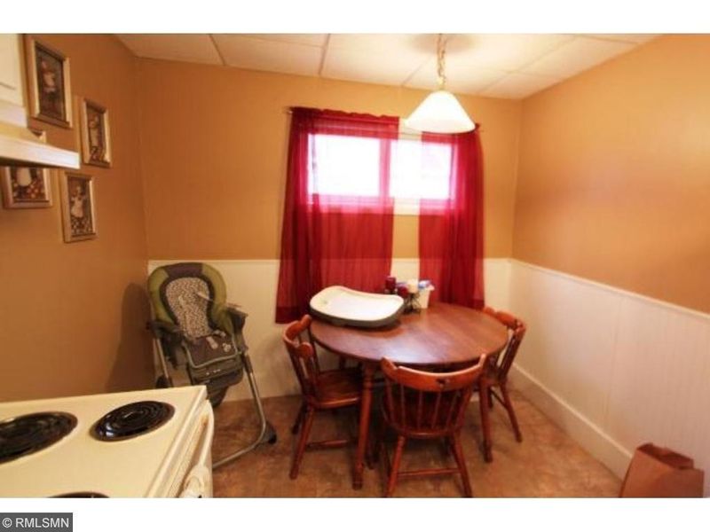 902 Maple St W, Stillwater, MN 55082
