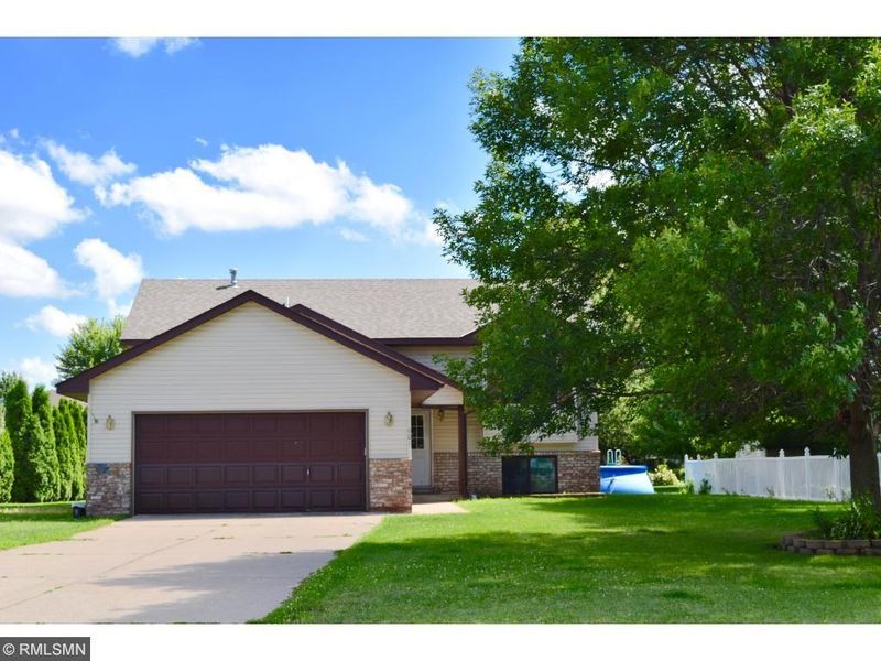 601 E South St, Belle Plaine, MN 56011