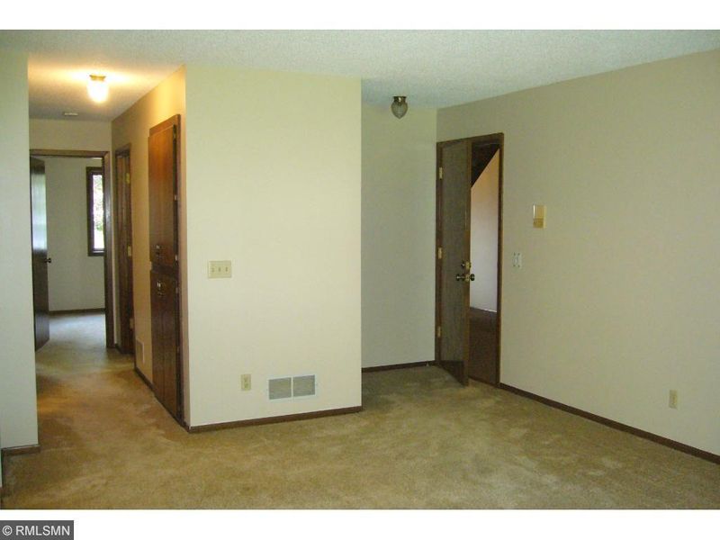 993 Greenhaven Dr #904, Vadnais Heights, MN 55127