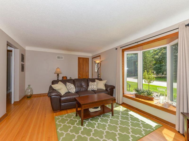 410 Layman Ln, Bloomington, MN 55420