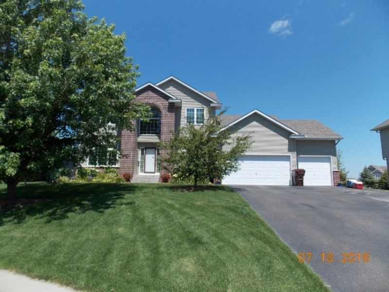 907 Savanna Trl, Delano, MN 55328