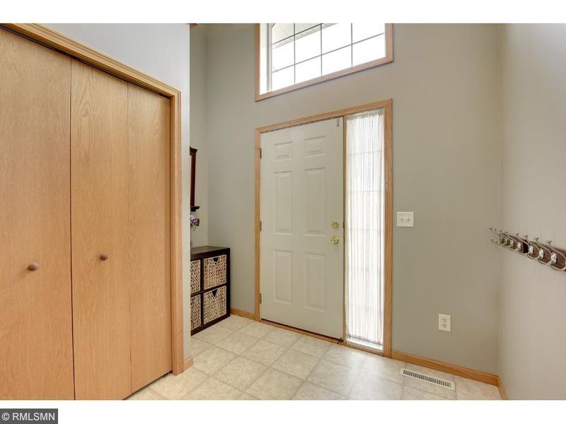 817 S Walnut St, Belle Plaine, MN 56011