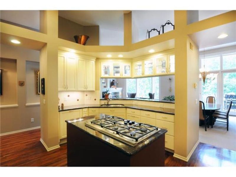 1325 Waterford Dr, Golden Valley, MN 55422