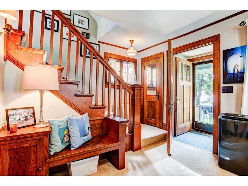 1005 Hawthorne Ave E, Saint Paul, MN 55106