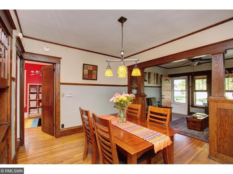 624 Asbury St, Saint Paul, MN 55104