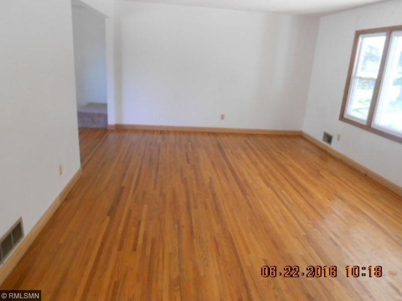 1861 Summer Ave, Maplewood, MN 55109