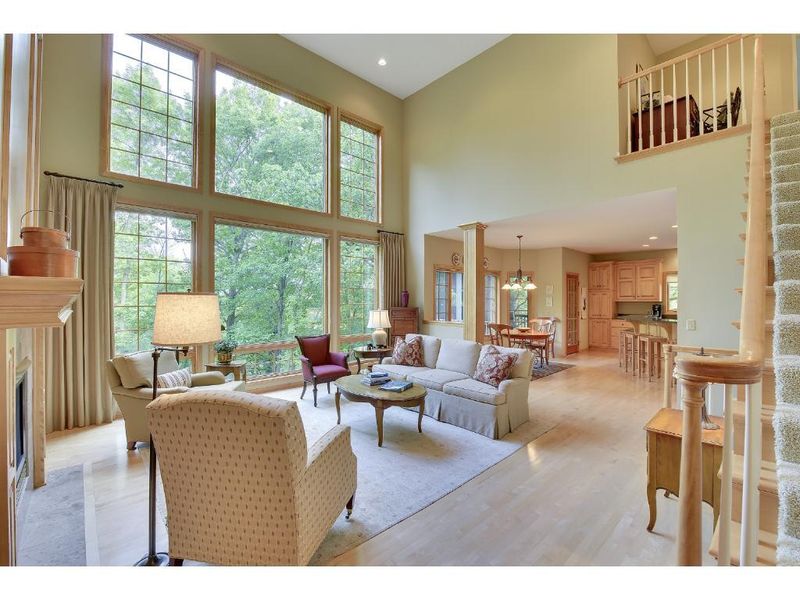 7056 Highover Ct S, Chanhassen, MN 55317