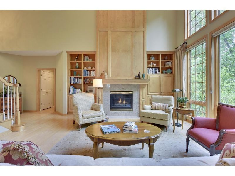 7056 Highover Ct S, Chanhassen, MN 55317