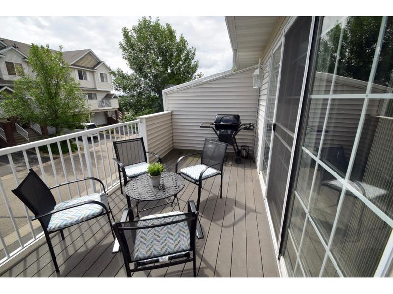 7677 Ponds Edge Pa, Savage, MN 55378