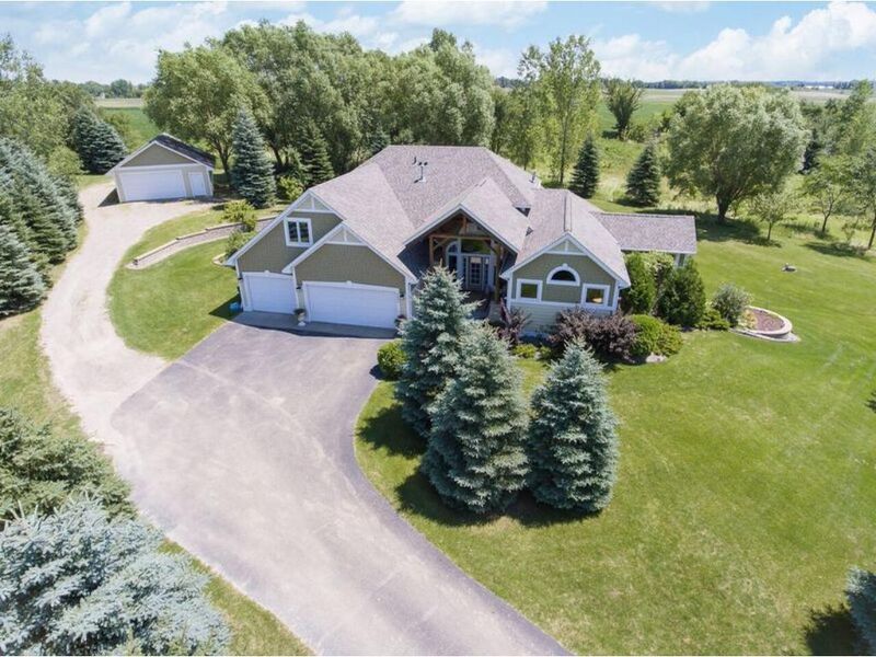 9470 Duffney Dr, Rogers, MN 55374