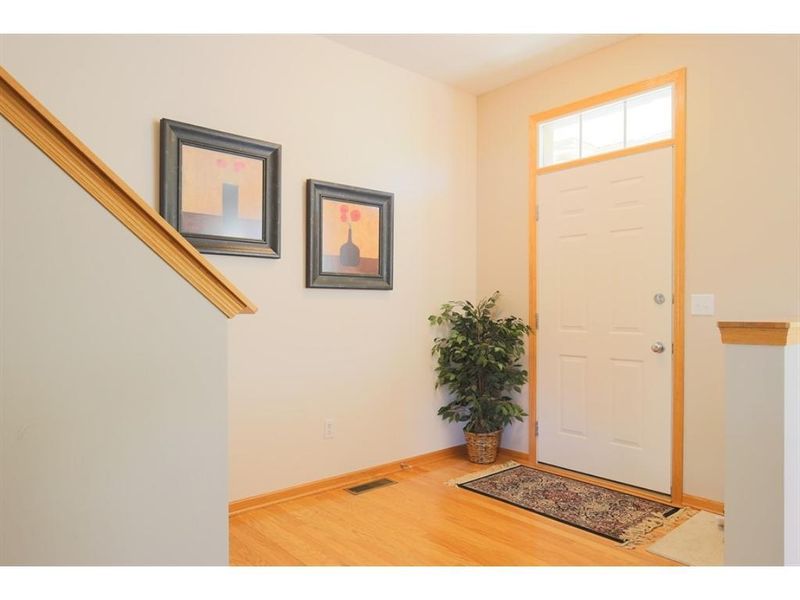 8287 Labont Way, Eden Prairie, MN 55344