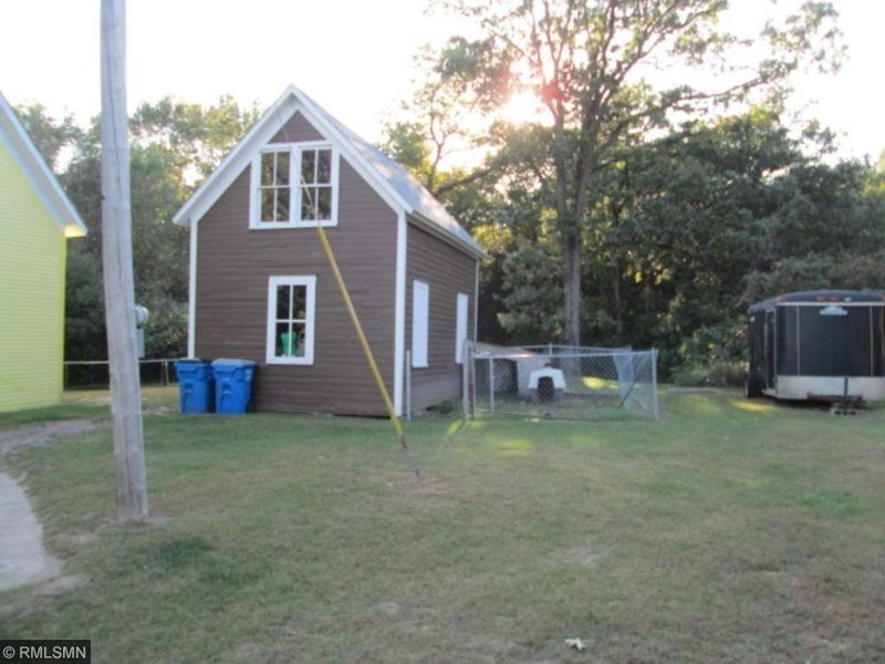 1400 309th Ave NE, Cambridge, MN 55008