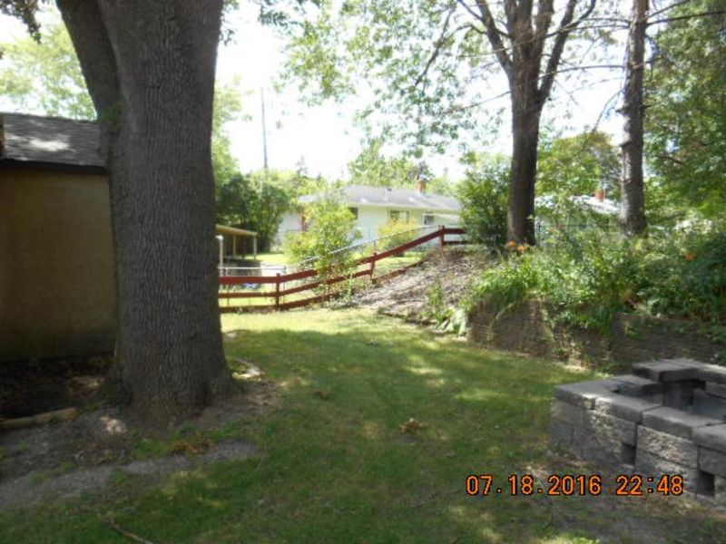 1547 Euclid St, Saint Paul, MN 55106