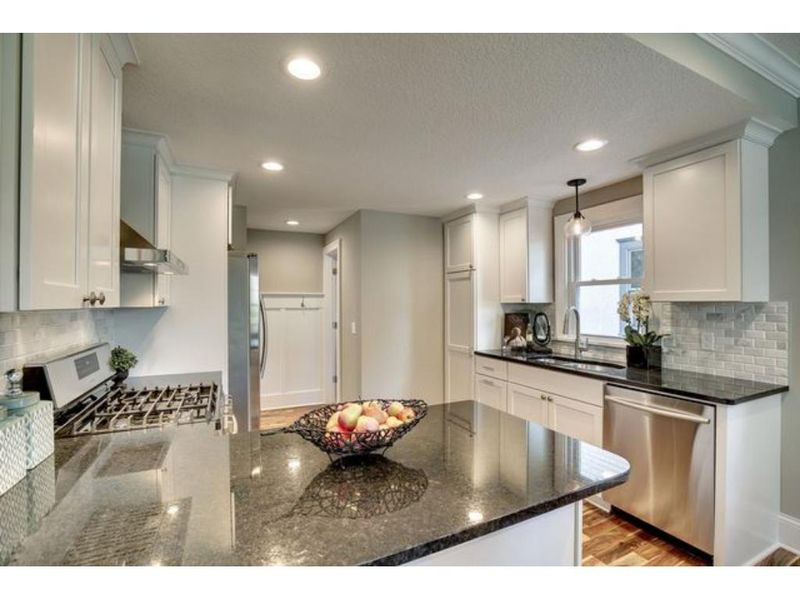 1800 Berkeley Ave, Saint Paul, MN 55105