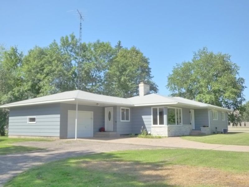 715 W Broadway, Little Falls, MN 56345