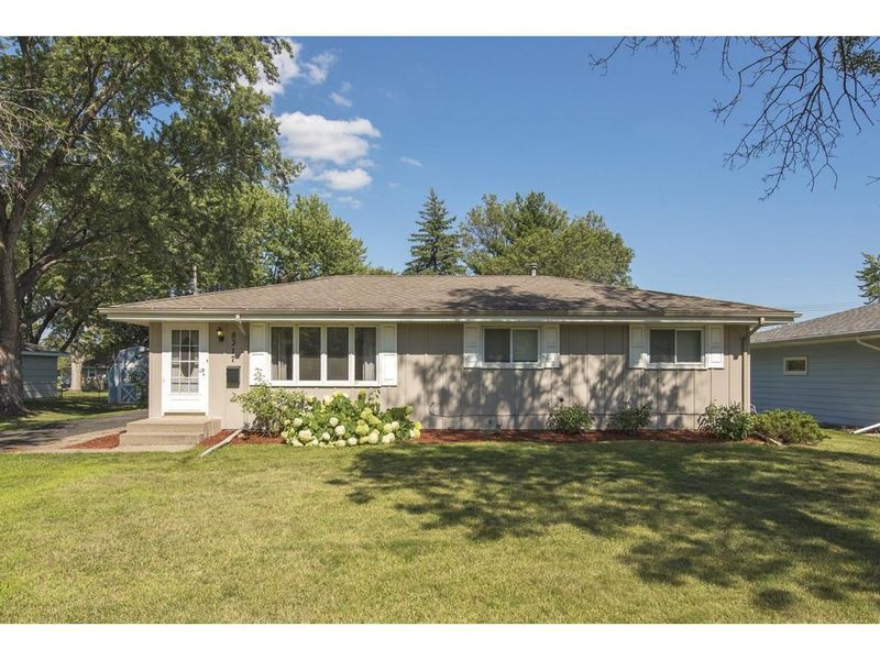 8317 Oakland Ave S, Bloomington, MN 55420
