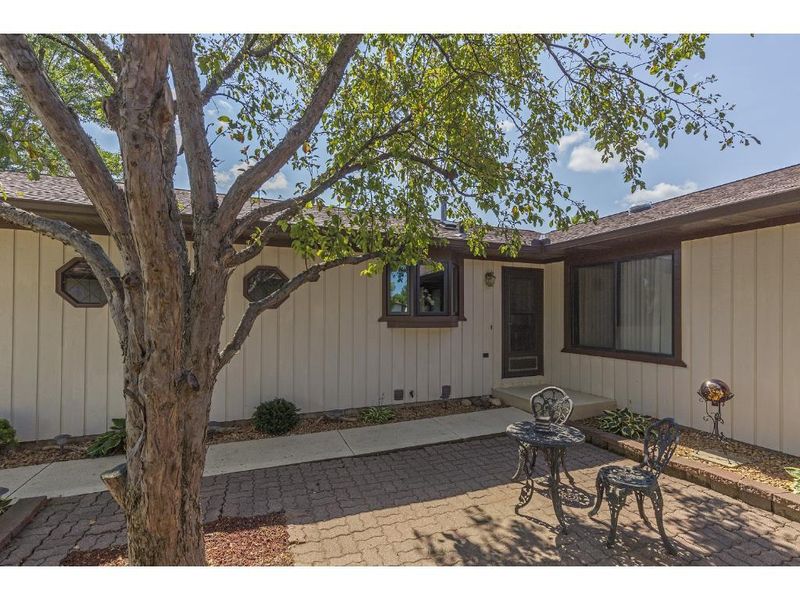 14339 Glenda Dr, Apple Valley, MN 55124