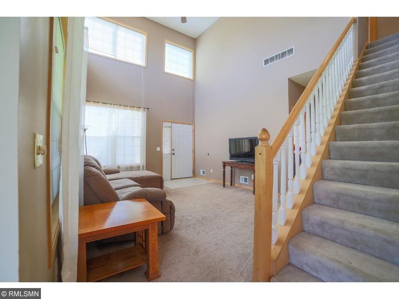 13786 Dorothy Dr, Rogers, MN 55374