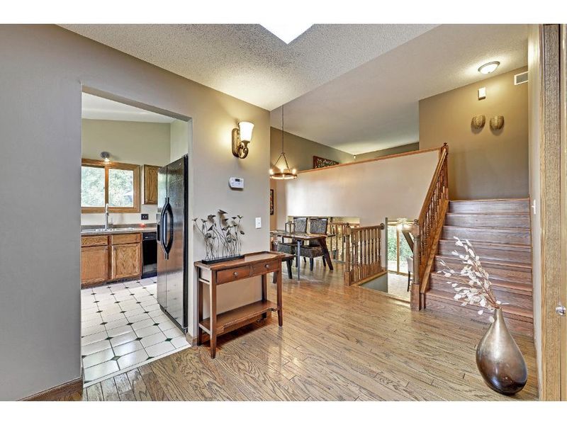 4736 Natchez Ct, Savage, MN 55378
