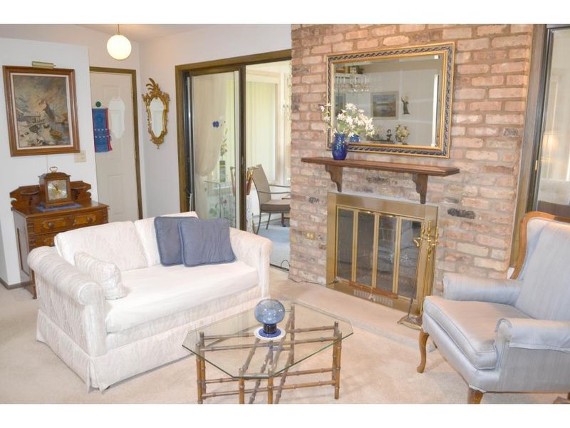 9604 Cimarron Trl, Minnetonka, MN 55305