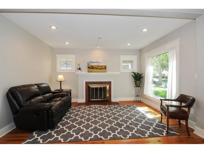 2139 Eleanor Ave, Saint Paul, MN 55116