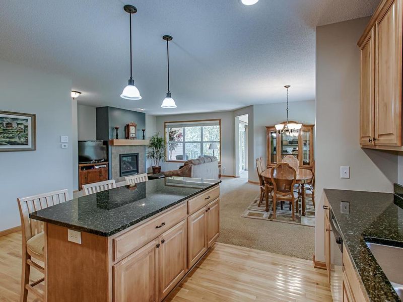 10057 Lee Dr, Eden Prairie, MN 55347