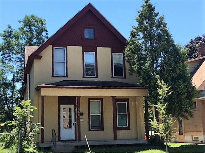 966 3rd St E, Saint Paul, MN 55106
