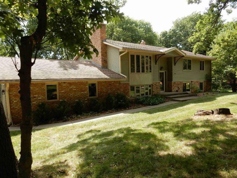 2522 Gershwin Ave N, Oakdale, MN 55128