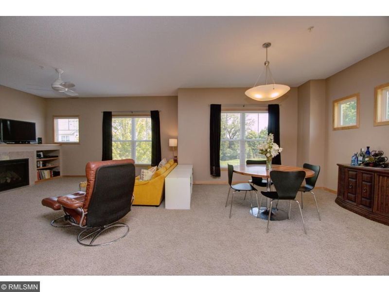 2696 New Century Pl E, Maplewood, MN 55119