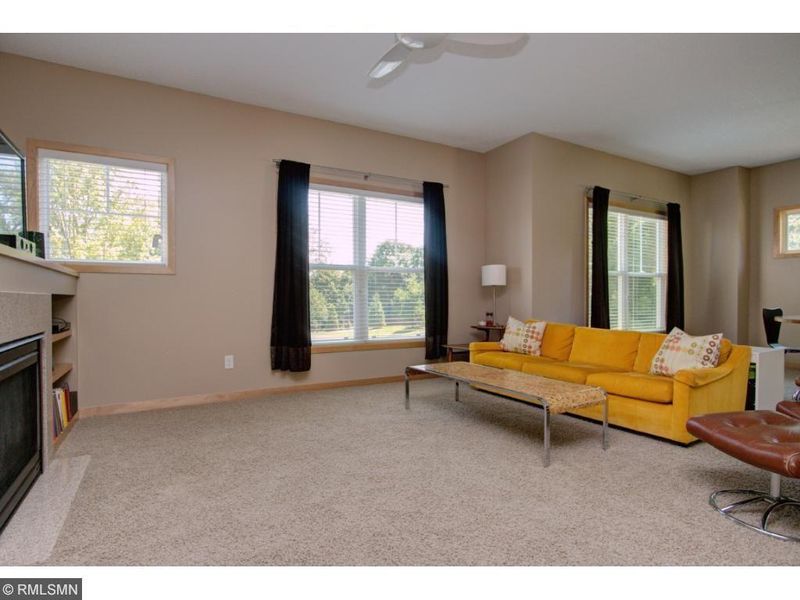 2696 New Century Pl E, Maplewood, MN 55119