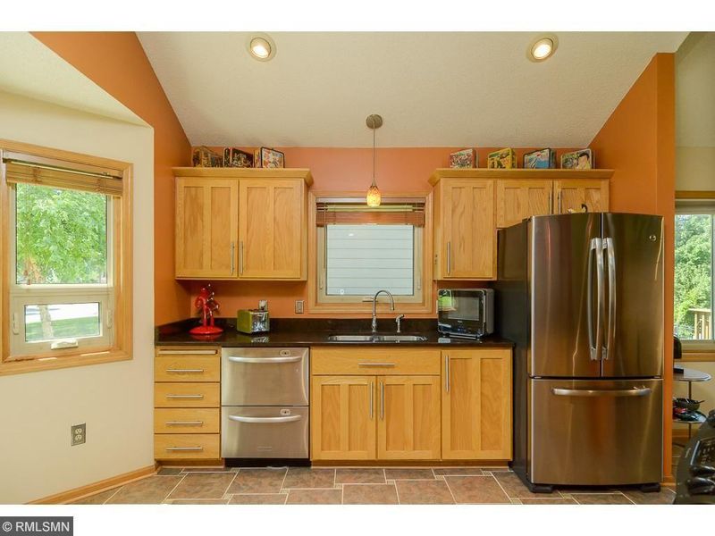 9541 Teakwood Ln N, Maple Grove, MN 55369