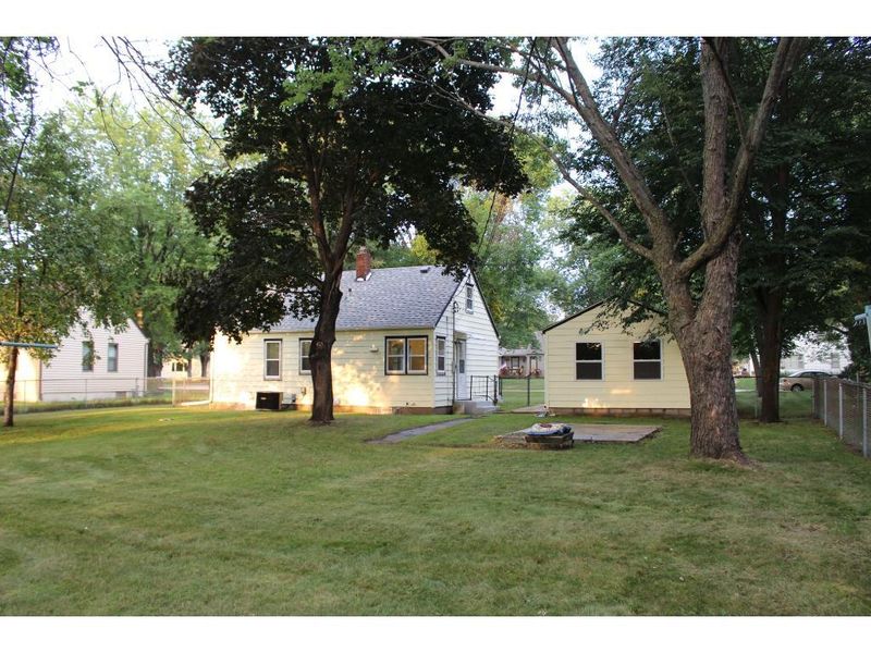 5365 Saint Stephens St, Mounds View, MN 55112
