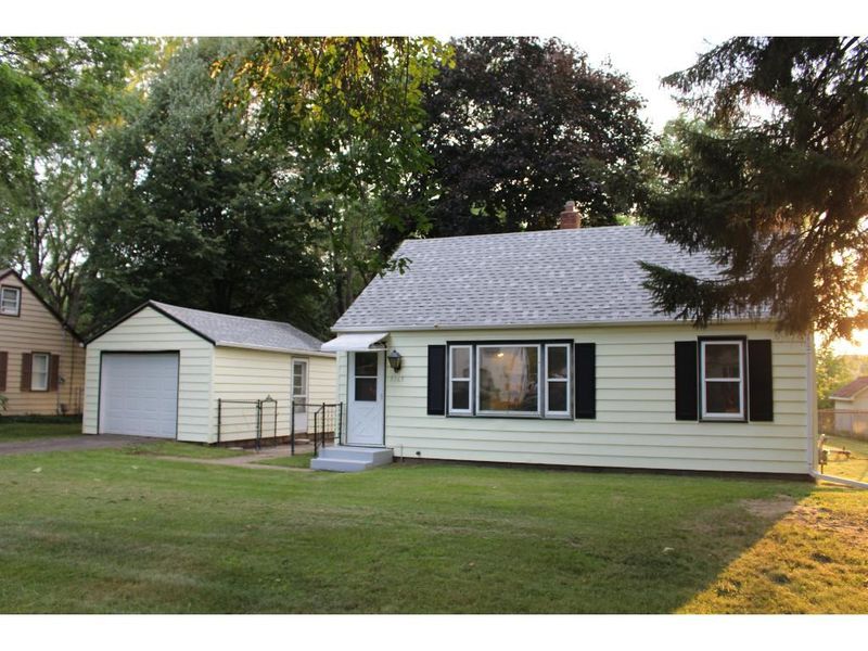 5365 Saint Stephens St, Mounds View, MN 55112