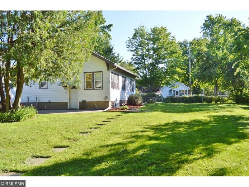 133 Riverside Dr NE, Saint Cloud, MN 56304