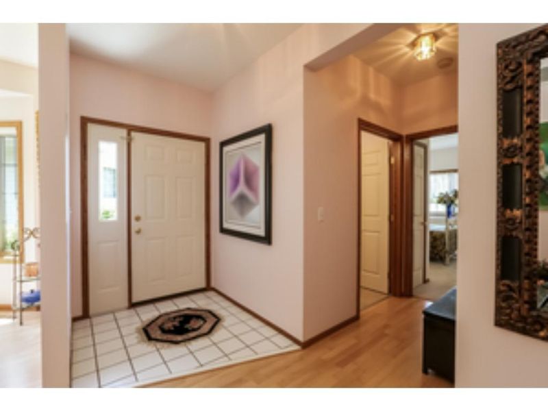 2246 Stephani Cir, Little Canada, MN 55117