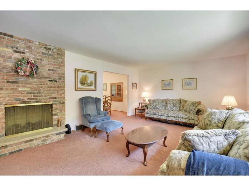 5700 Dewey Hill Rd, Edina, MN 55439