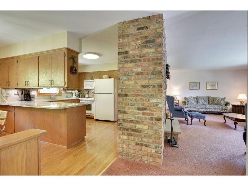 5700 Dewey Hill Rd, Edina, MN 55439