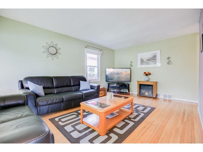 685 Marshall Ave, Saint Paul, MN 55104